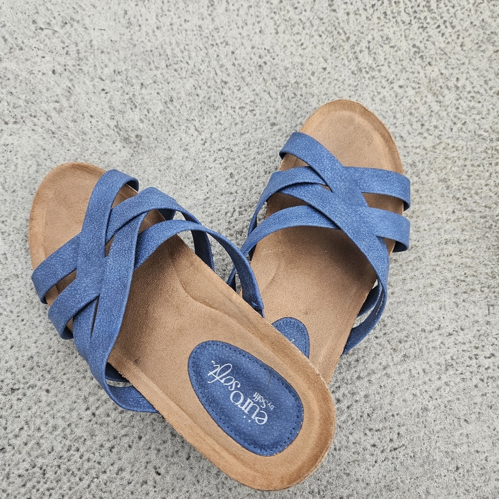 Eurosoft by Sofft blue strapped sandals